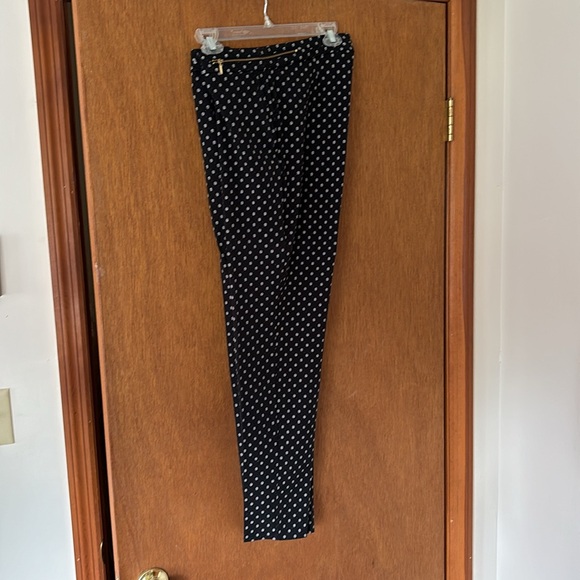 H&M narrow leg, size 10,96 poly,4 elastane. Nice print, hardly worn. - Picture 4 of 4